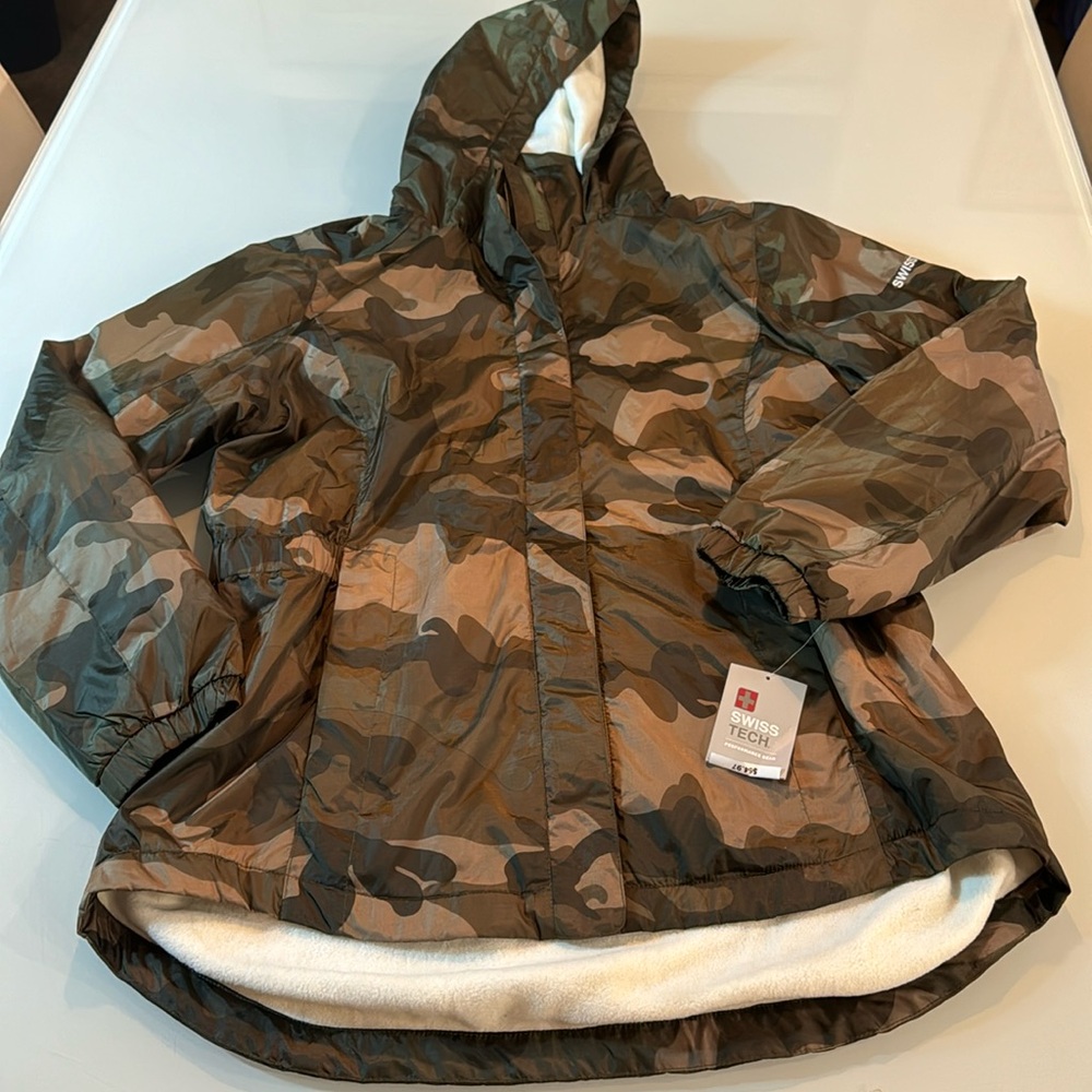 Swiss Tech rain coat - size L